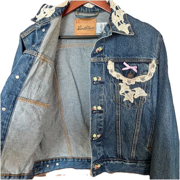 Y2K Levi’s Signature Denim Jacket Ribbon Floral Embroidery Details Coquette M - Picture 5 of 6